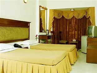 Hotel The Maple Leaf @ Dlf Cyber City Gurgaon