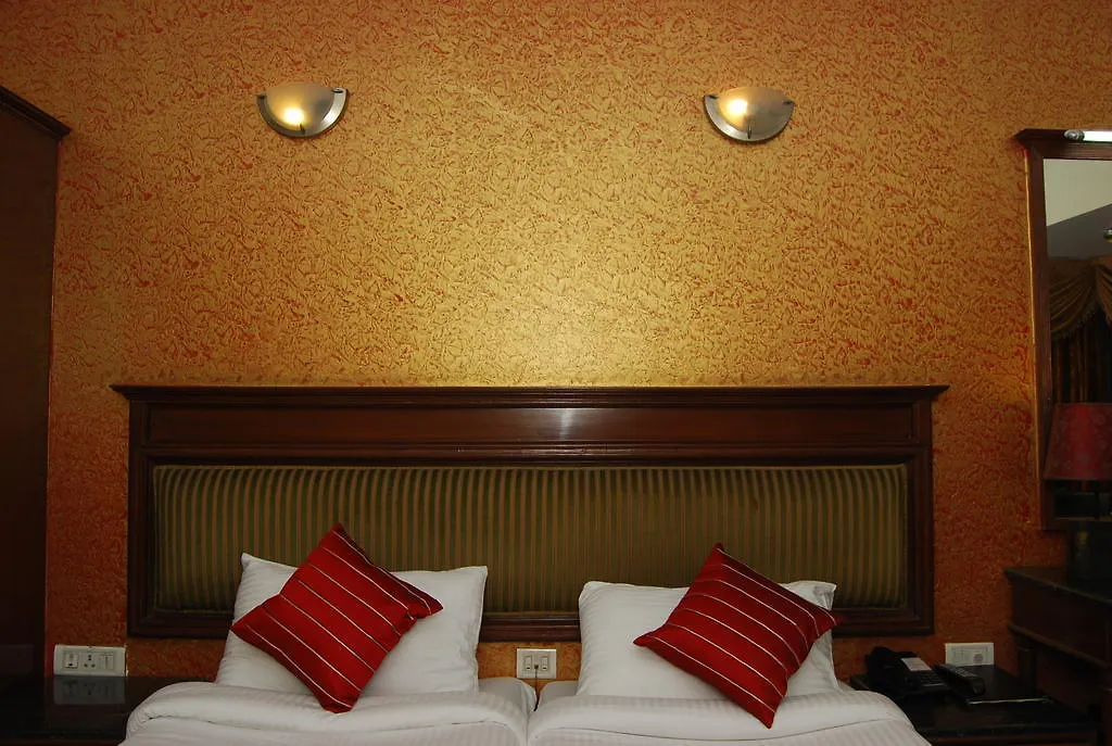 Hotel The Maple Leaf @ Dlf Cyber City Gurgaon