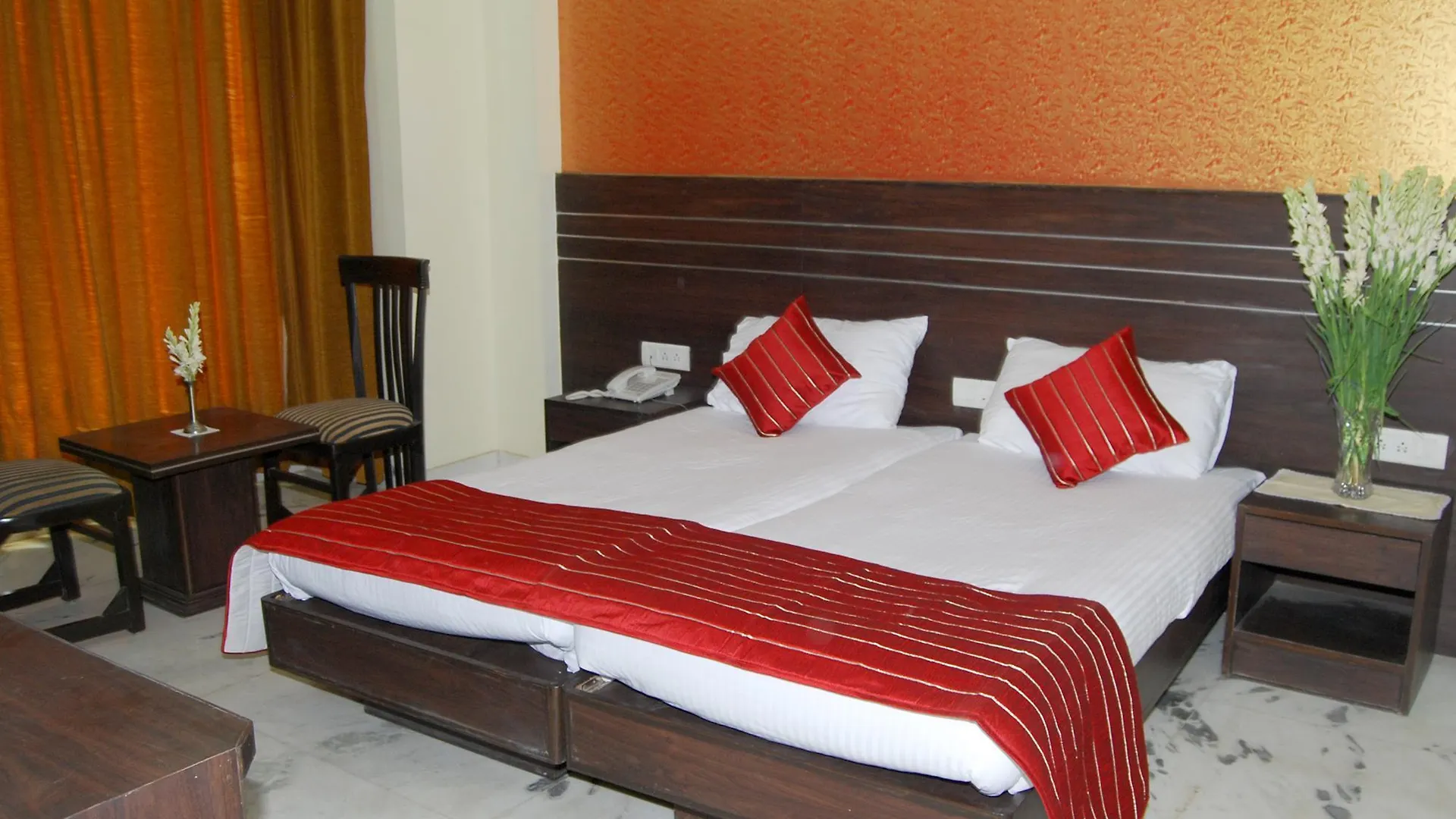 *** Hotel The Maple Leaf @ Dlf Cyber City Gurgaon India